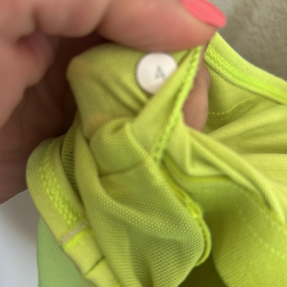 Lululemon - Picture 3 of 3